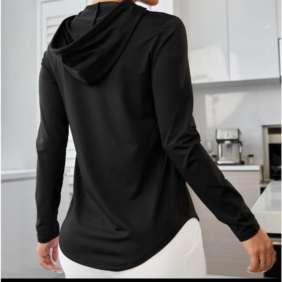New graphic “Run” hoodie top - Picture 4 of 5